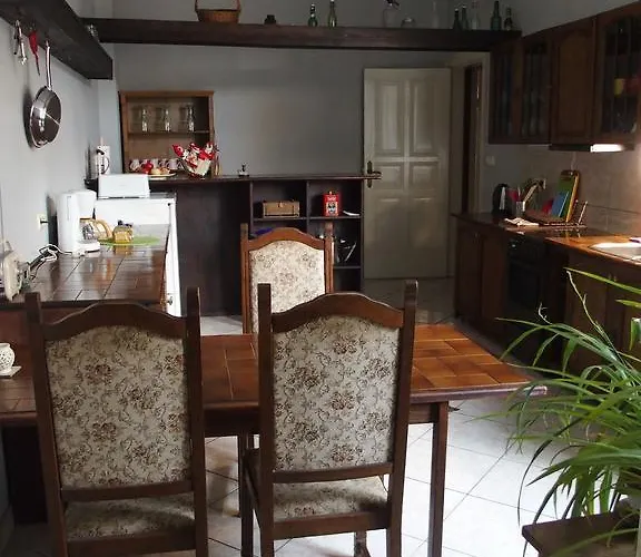 Refined Flat In Jezyce District דירה